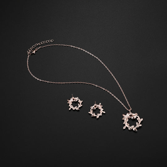 Two-piece Fashion Flower And Leaf Female Accessories Are Popular